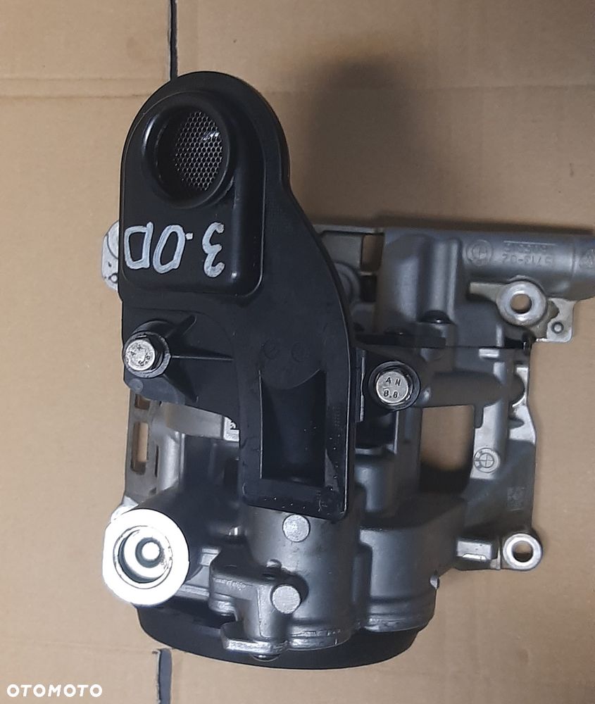 Pompa oleju BMW F01 F02 F10 F11 X5 E70 F30 3l.d 7805316 N57 - 4
