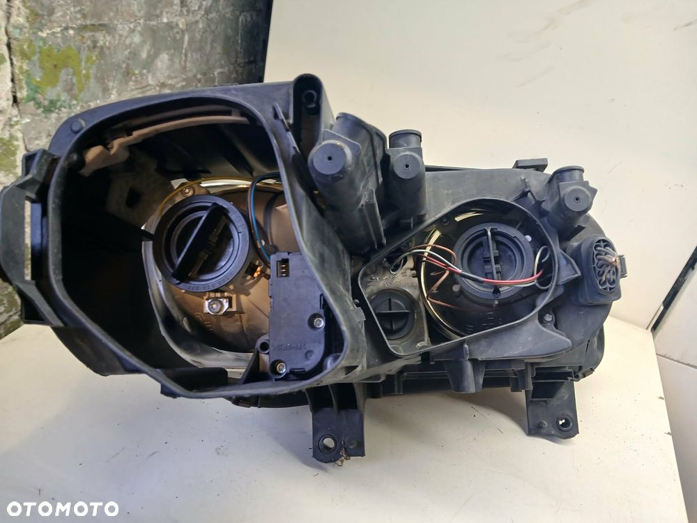 Volkswagen Touran Lampa przednia prawa, lewa - 11