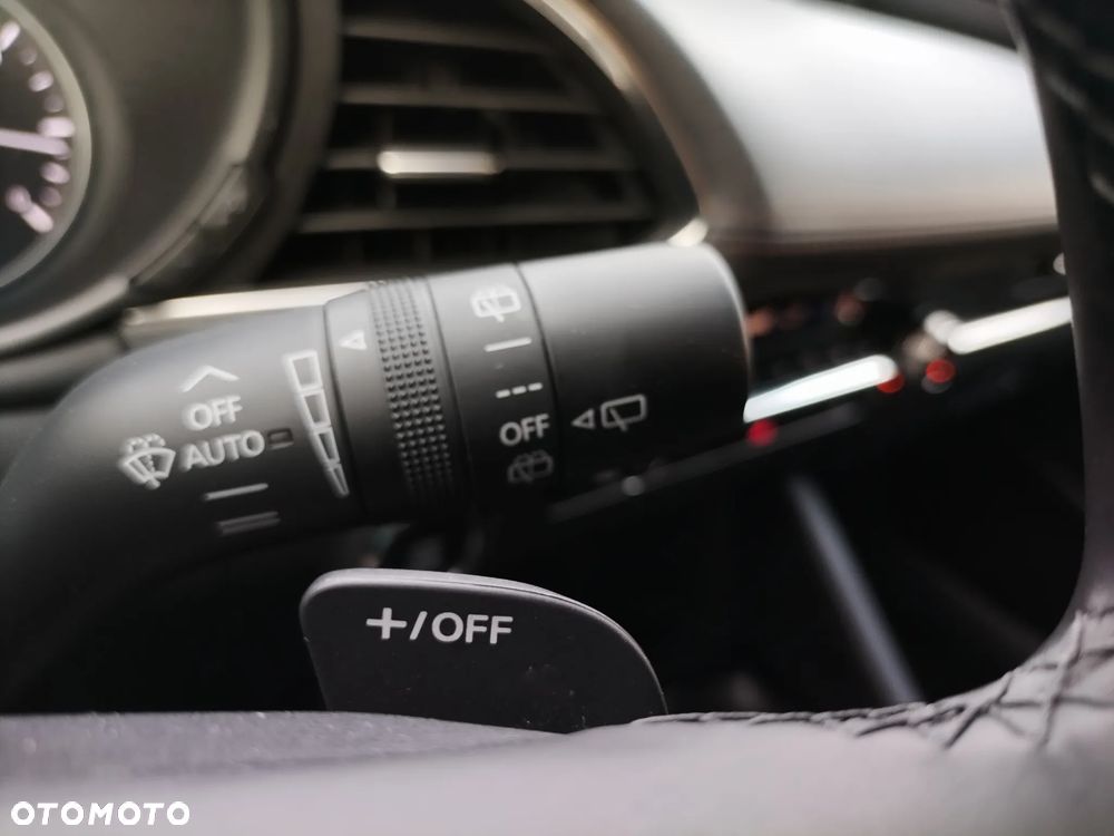 Mazda 3 2.0 mHEV Exclusive Line - 11