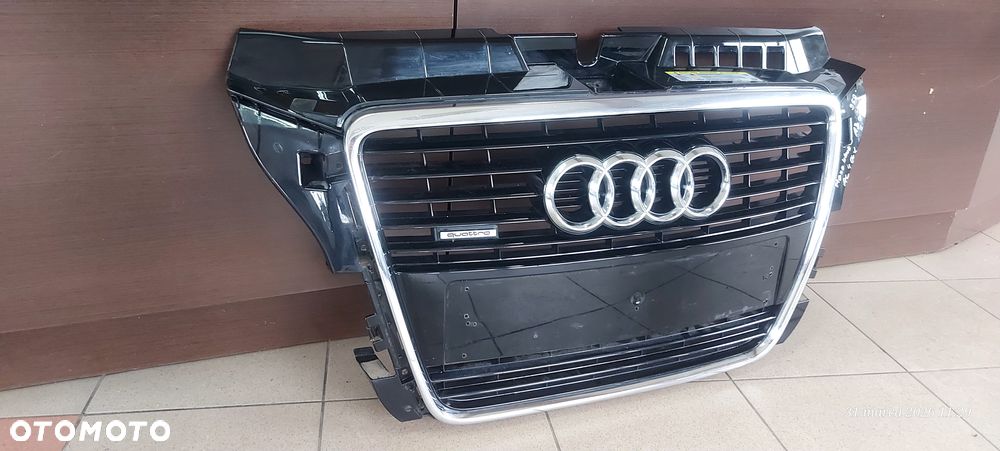 Audi A3 8P 2 LIFT  08-13 ori audi 8P0853651M Piano Black - 4