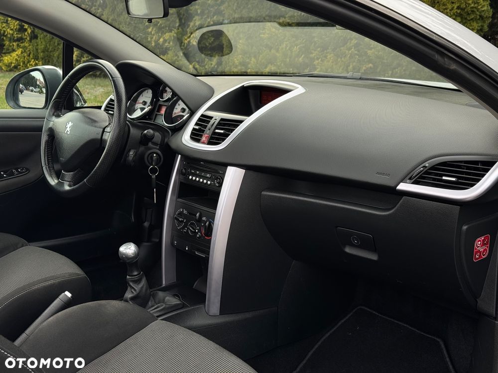 Peugeot 207 CC 120 VTi Premium - 32