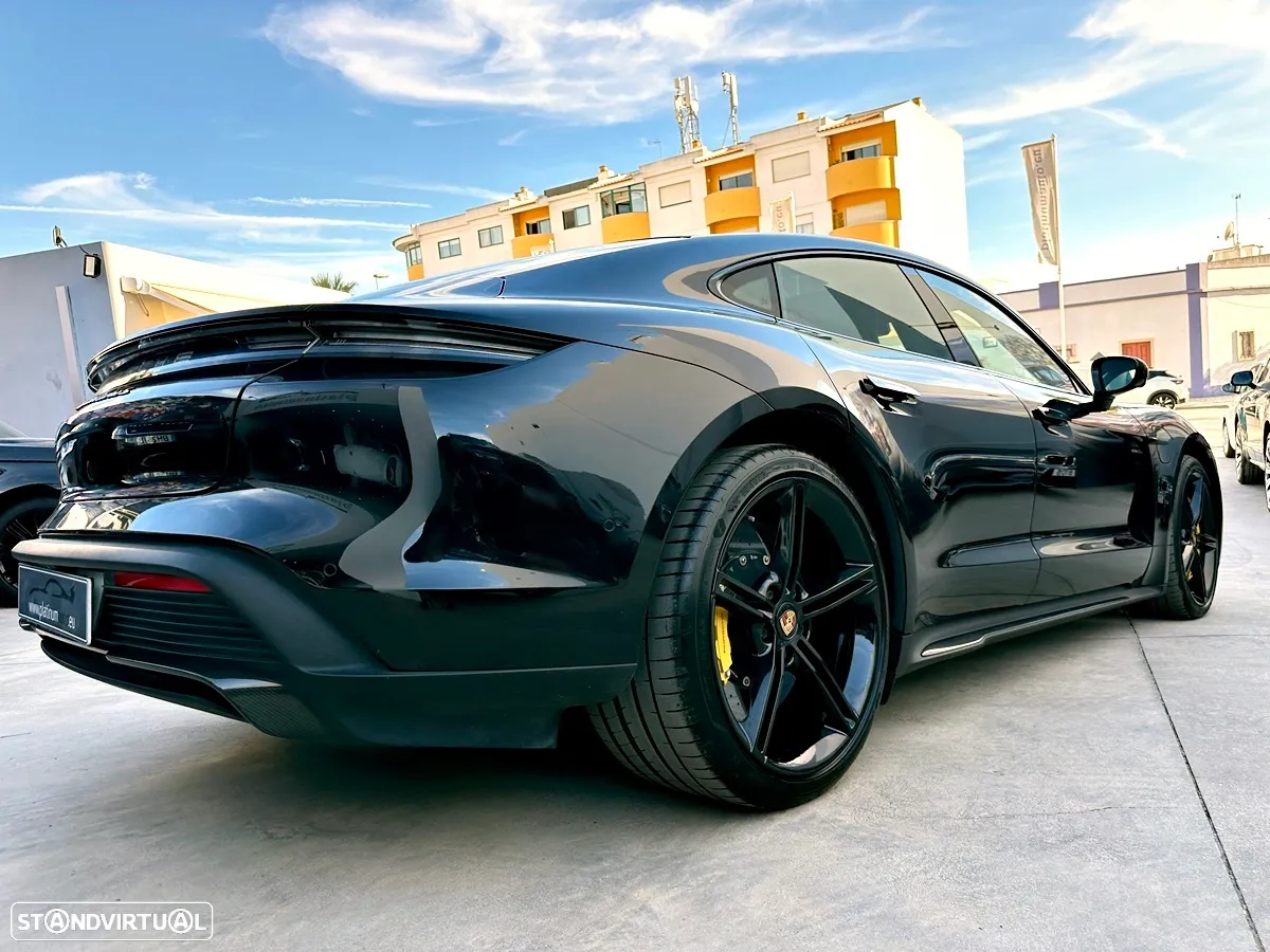 Porsche Taycan Turbo S - 48