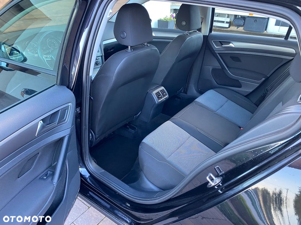 Volkswagen Golf - 17