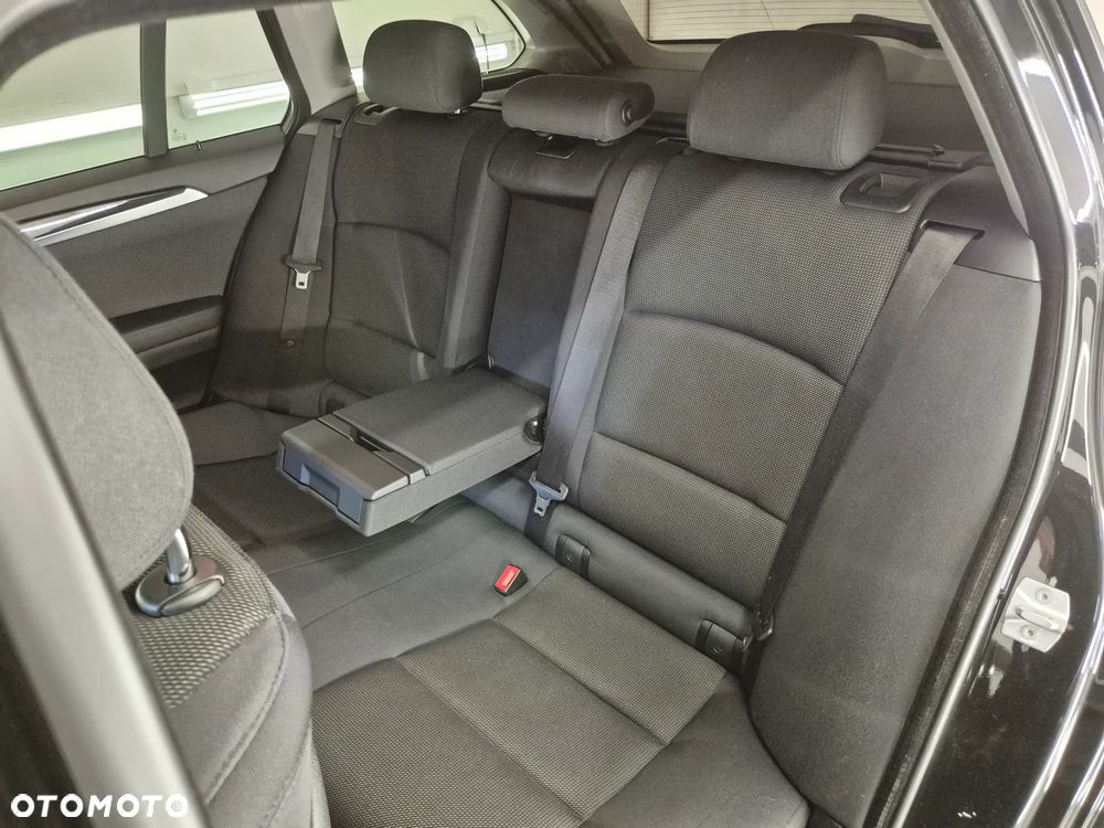 BMW Seria 5 518d - 22