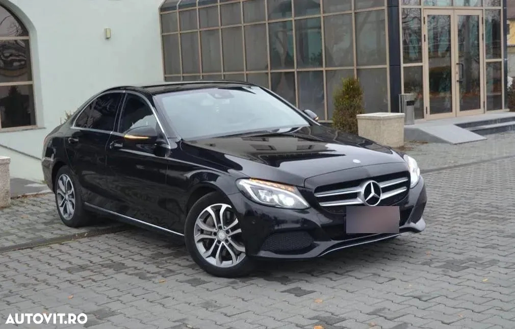 Mercedes-Benz C - 9