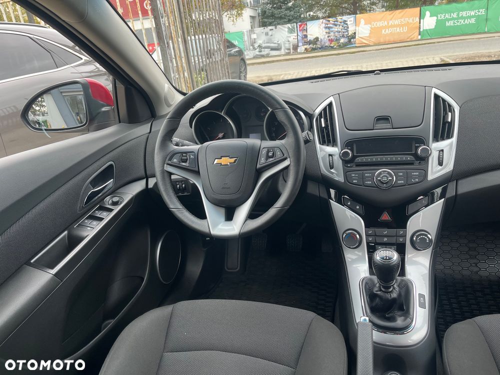 Chevrolet Cruze 1.6 LT - 9