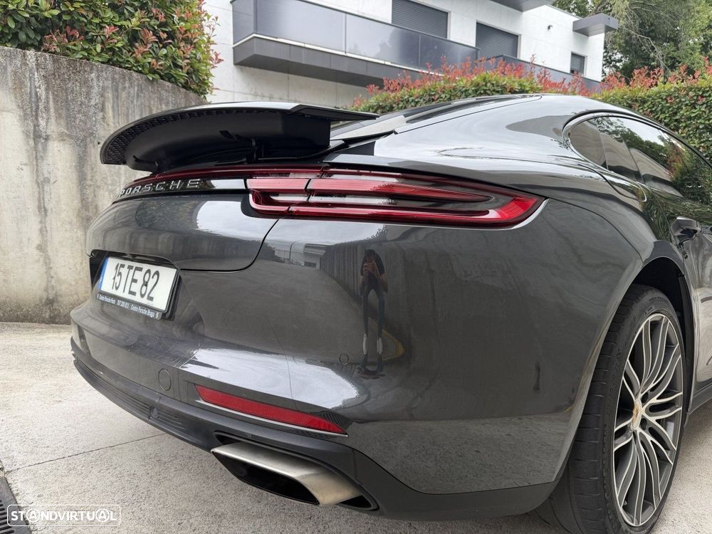 Porsche Panamera 4 E-Hybrid Platinum Edition - 16