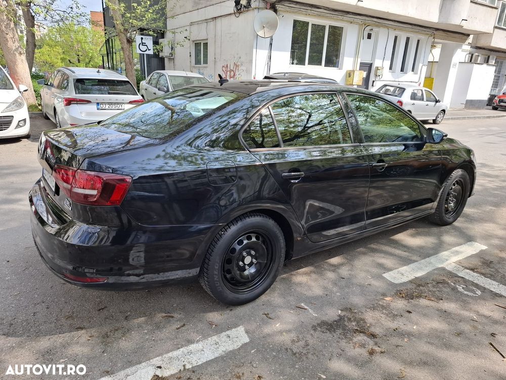 Volkswagen Jetta 1.2 TSI Trendline - 4