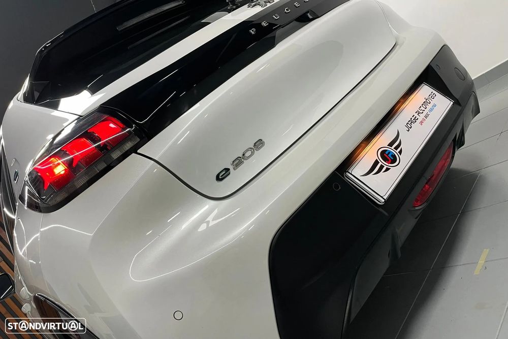 Peugeot e-208 - 19