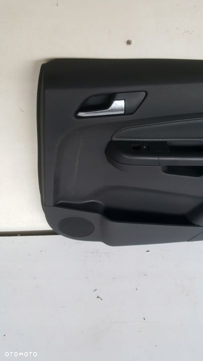 tapicerka drzwi prawa Opel Zafira B - 12