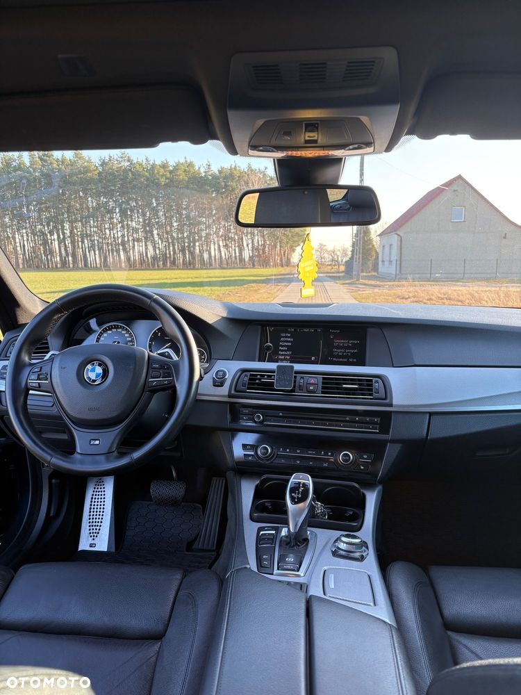 BMW Seria 5 530d xDrive - 14