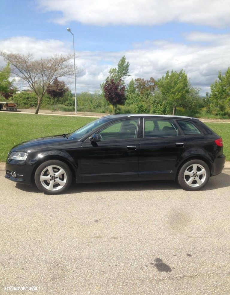 Audi A3 Sportback 1.6 TDI S line Sport Pack - 2