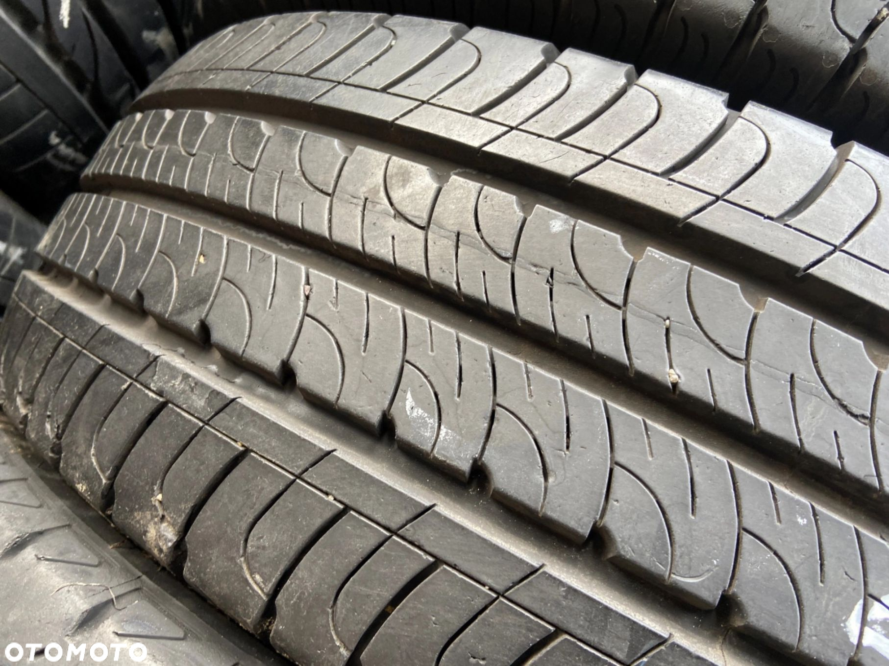 215/65/16C Goodyear EfficientGrip_7mm_2szt_(224) - 4