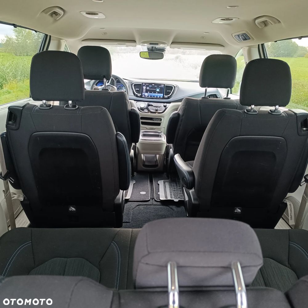 Chrysler Pacifica - 9