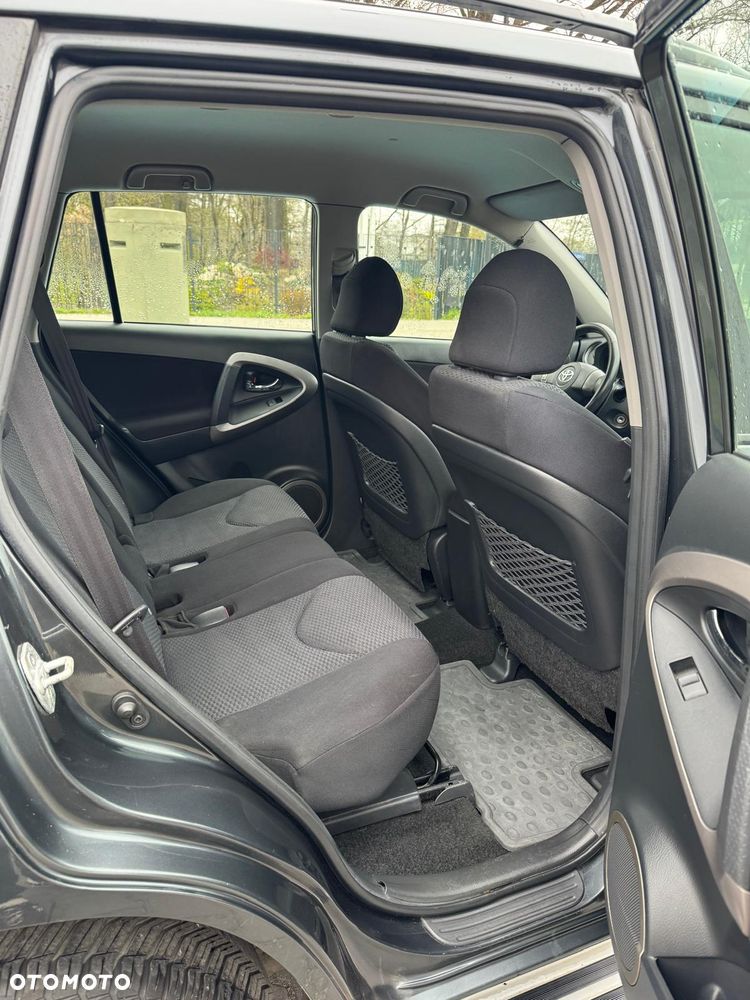 Toyota RAV4 2.0 VVT-i Sol - 20