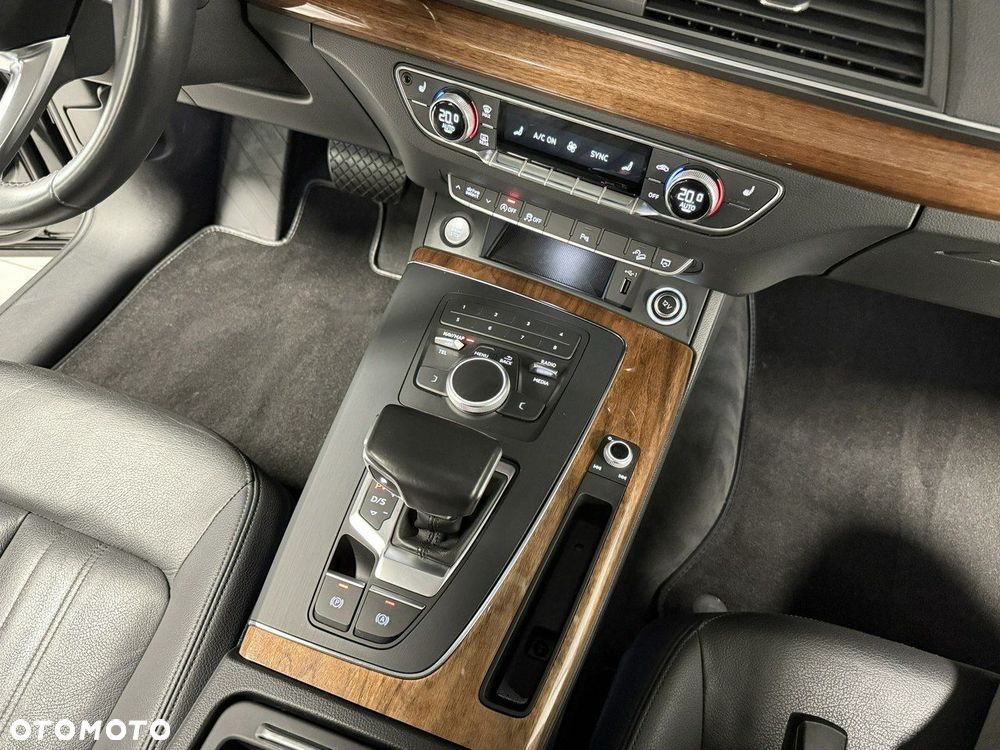 Audi Q5 45 TFSI quattro S tronic design - 21