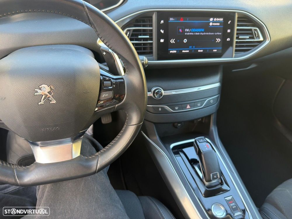 Peugeot 308 1.2 PureTech Allure Pack EAT8 - 13