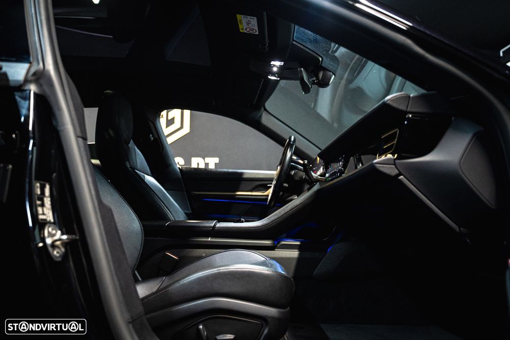 Porsche Taycan Cross Turismo 4 - 17