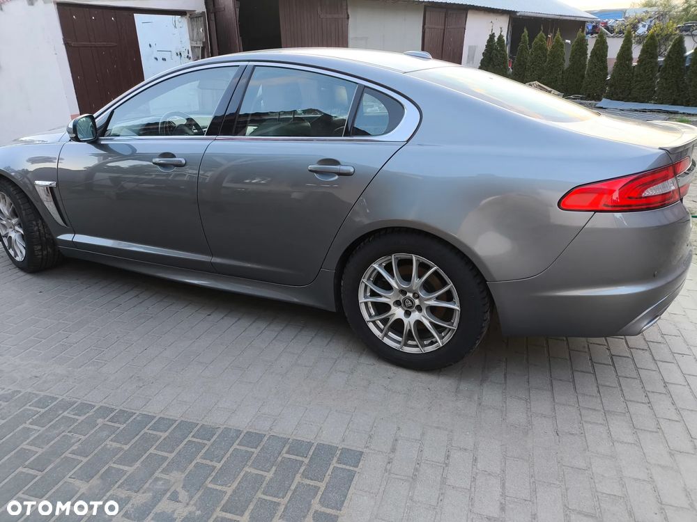 Jaguar XF - 4