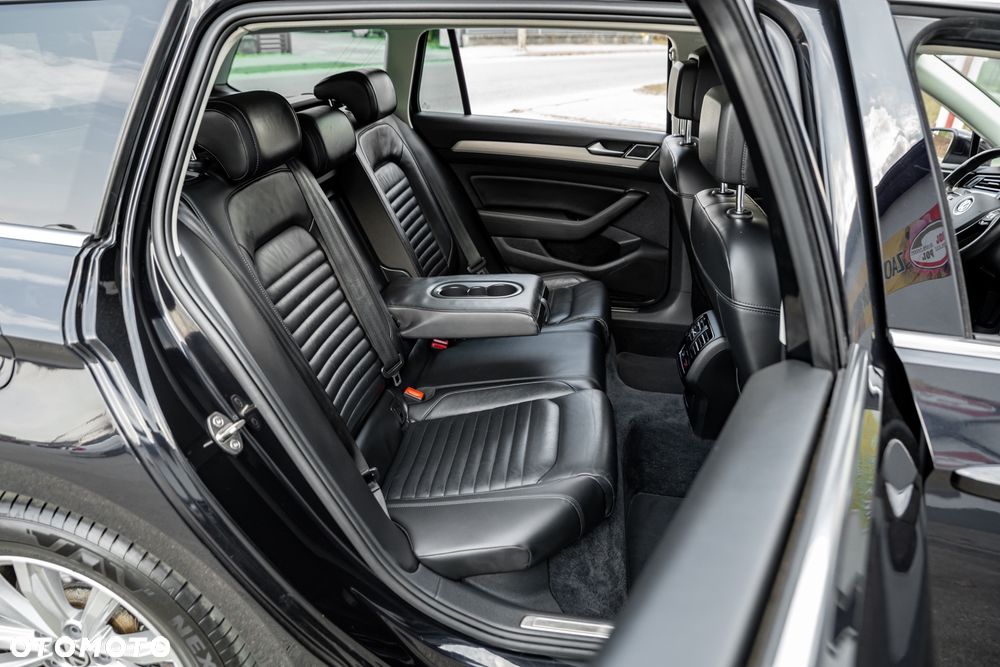 Volkswagen Passat 2.0 TDI SCR 4Motion DDG Highline - 21