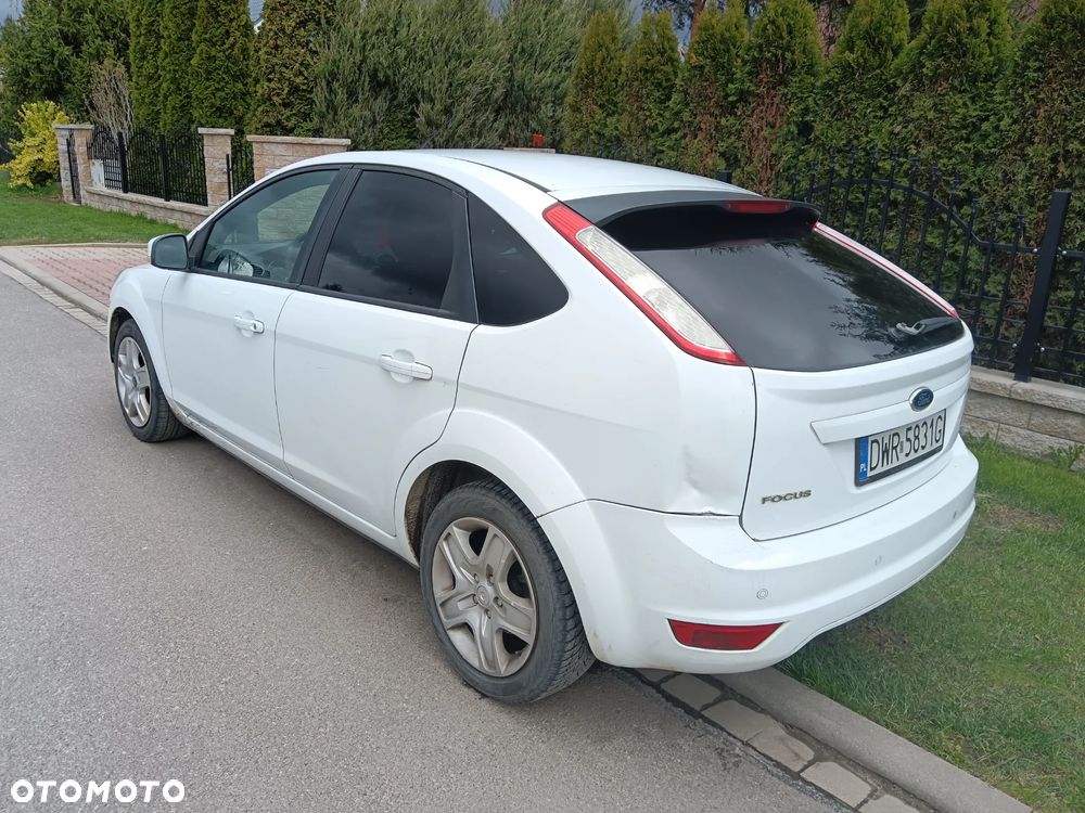 Ford Focus 2.0 TDCi DPF Style+ - 6