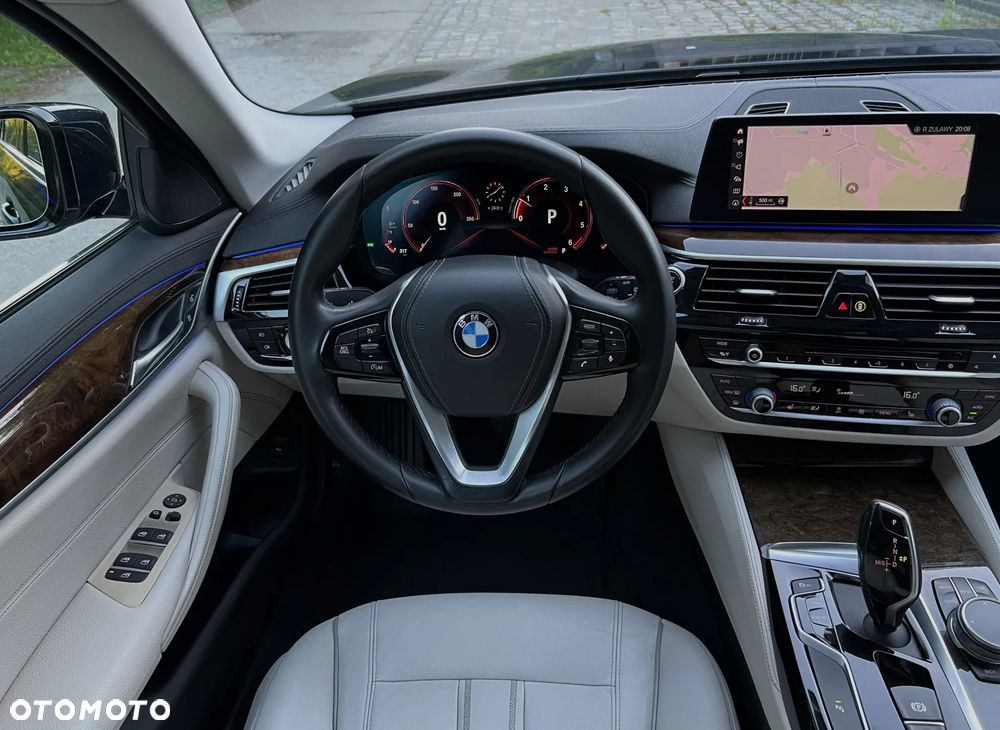 BMW Seria 5 520d Luxury Line sport - 17