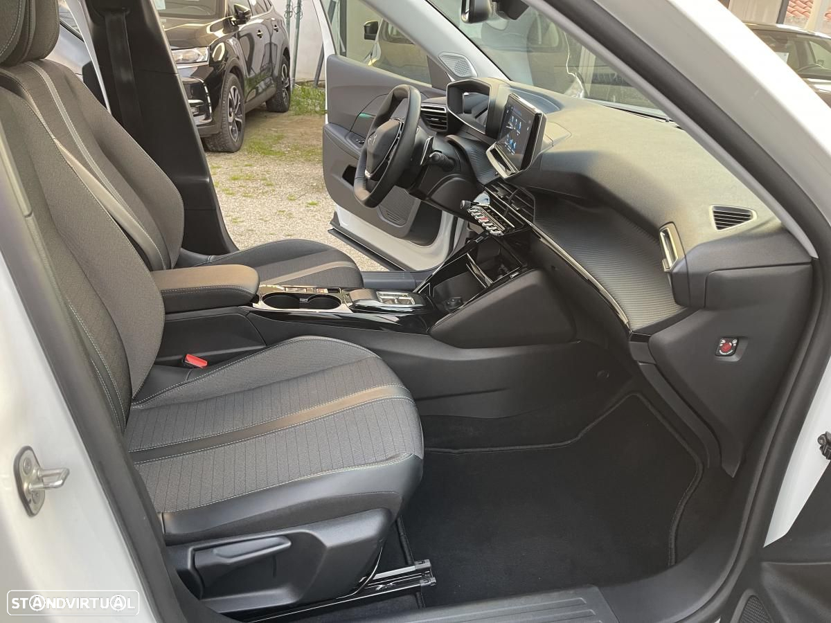 Peugeot 2008 1.5 BlueHDi Allure Pack EAT8 - 11