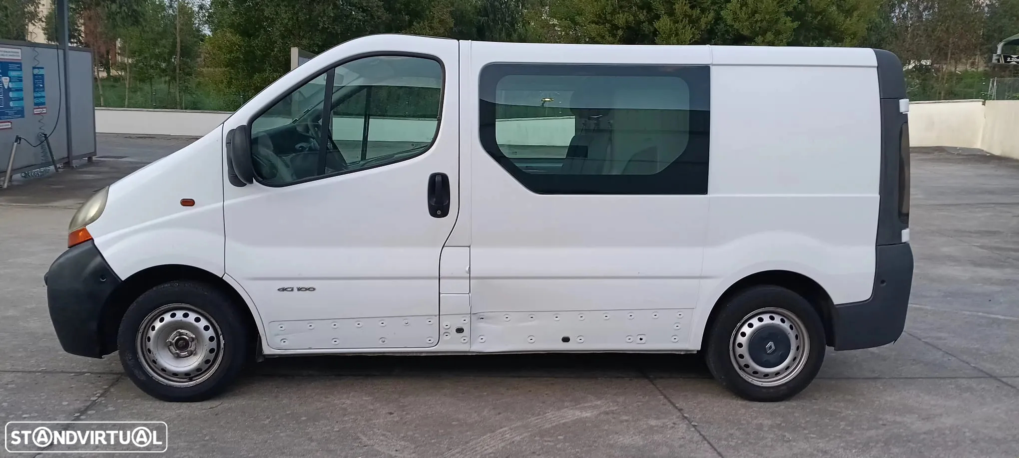 Renault TRAFIC 1.9 DCi 6 Lug + AC - 2