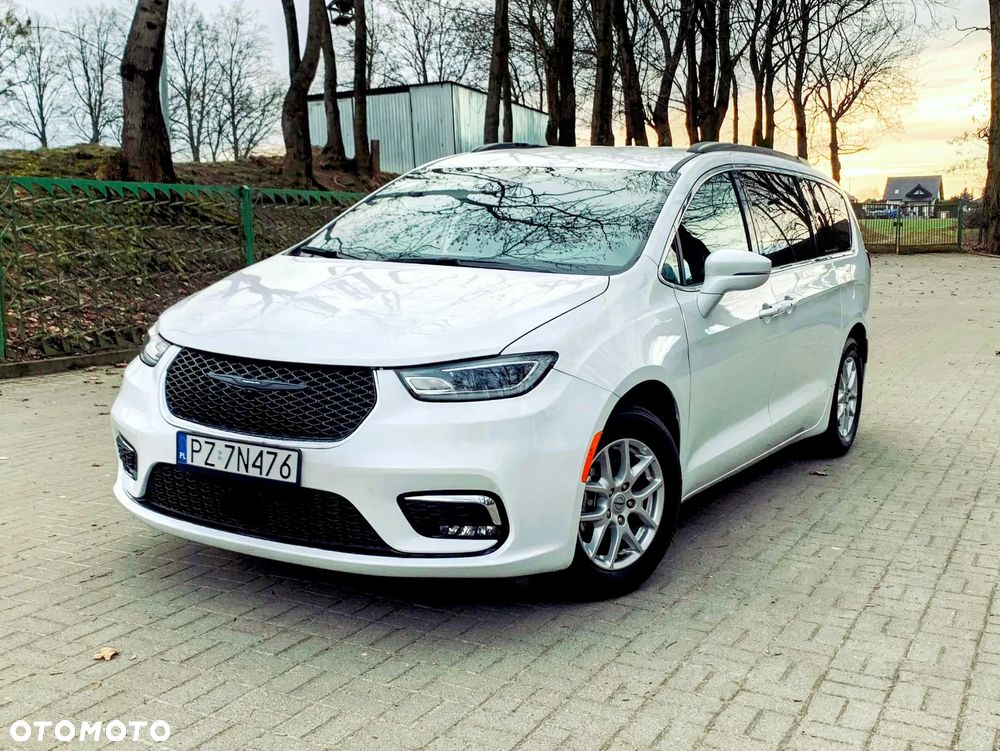 Chrysler Pacifica - 2