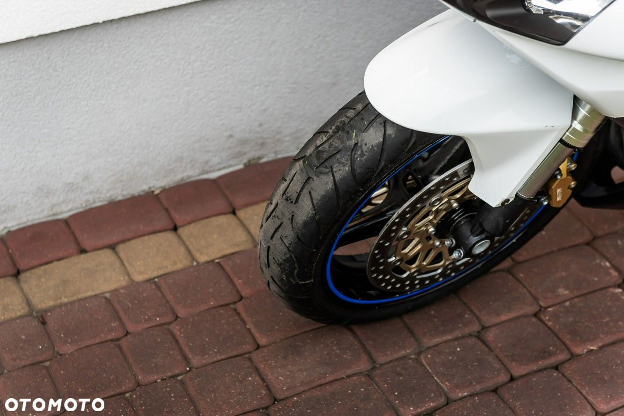 Honda CBR - 7