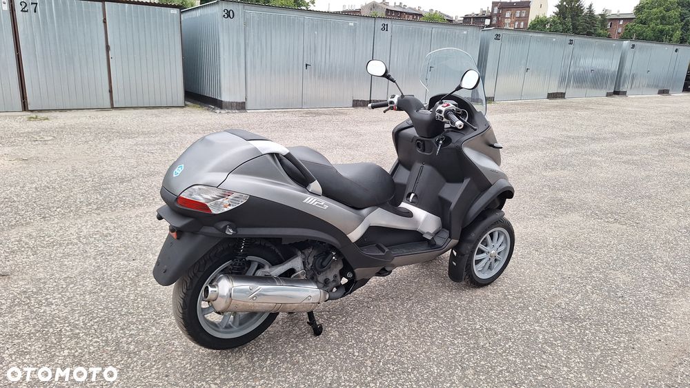 Piaggio MP-3 - 11