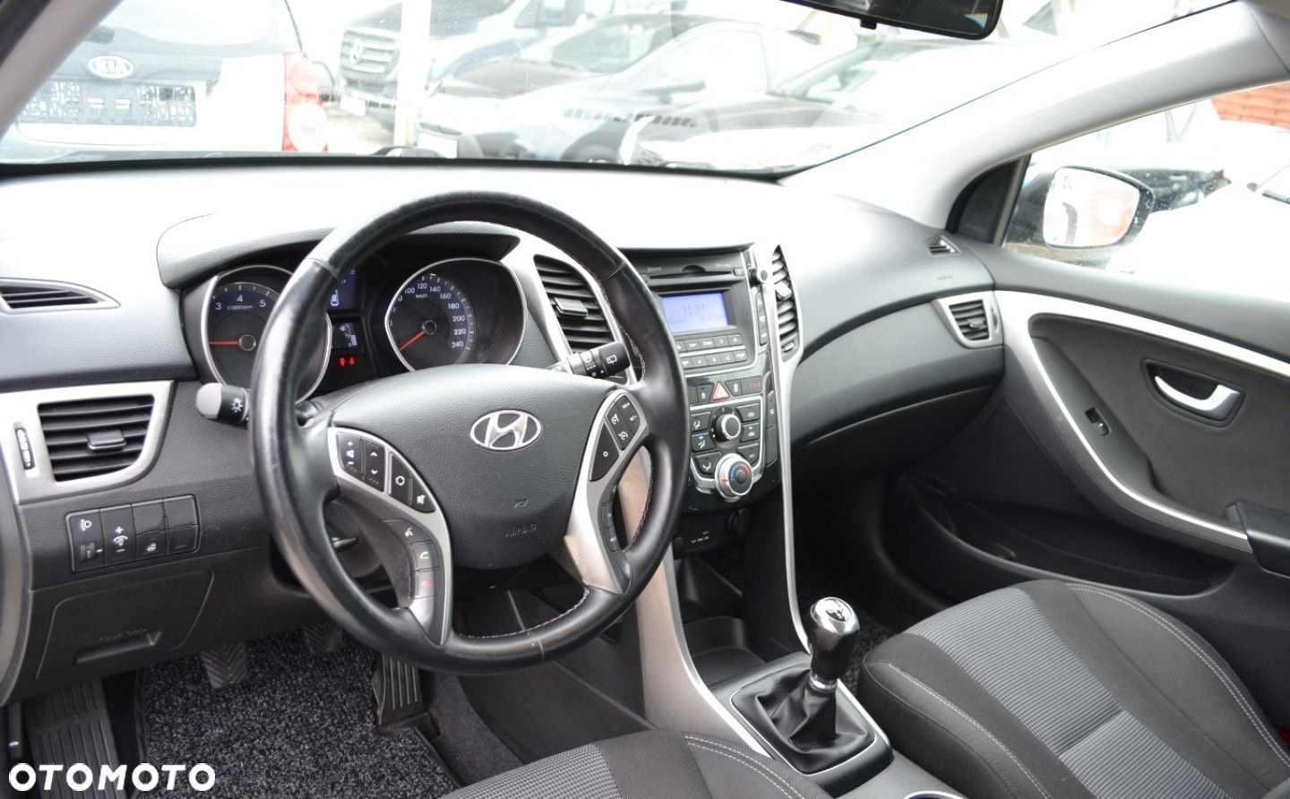 Hyundai i30 1.6 Comfort - 24