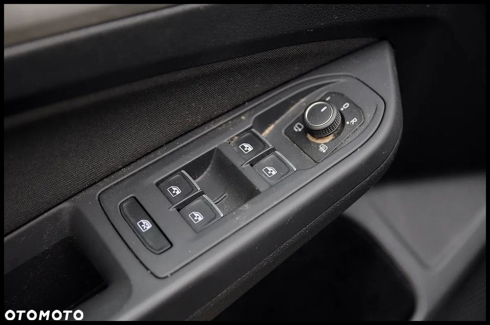 Volkswagen Golf - 11