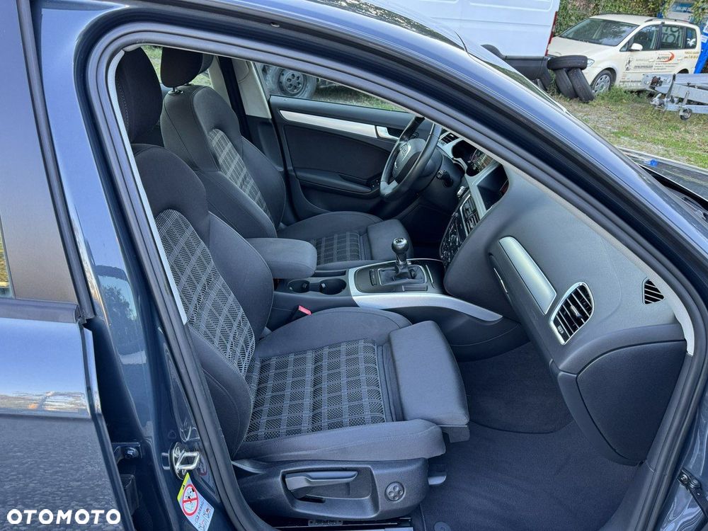 Audi A4 Limousine - 13