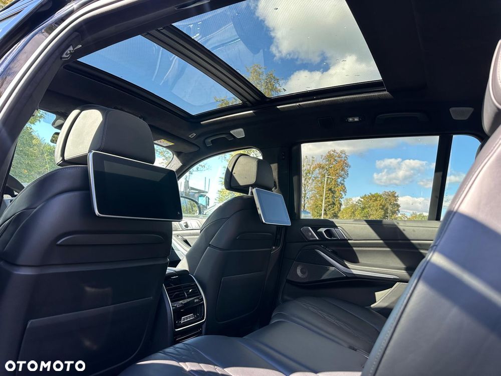 BMW X7 M50i sport - 12
