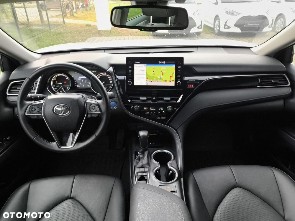 Toyota Camry 2.5 Hybrid Executive CVT - 11