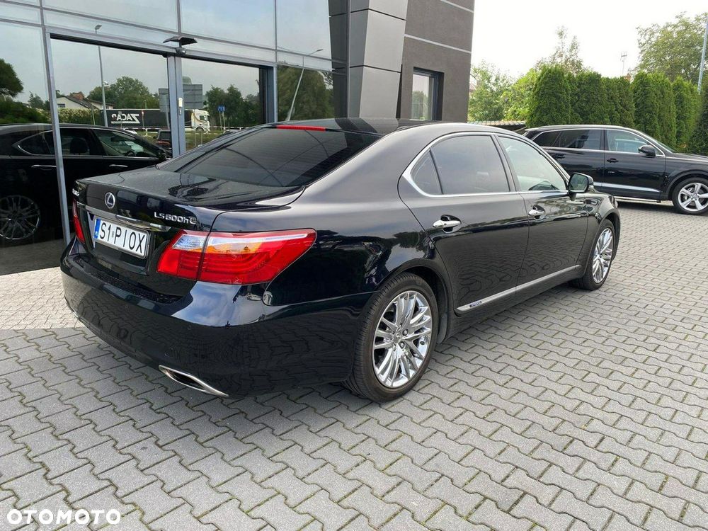 Lexus LS - 4
