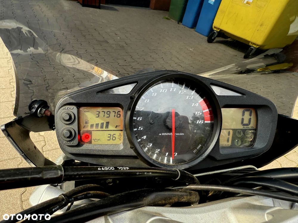 Suzuki GSX-R - 10