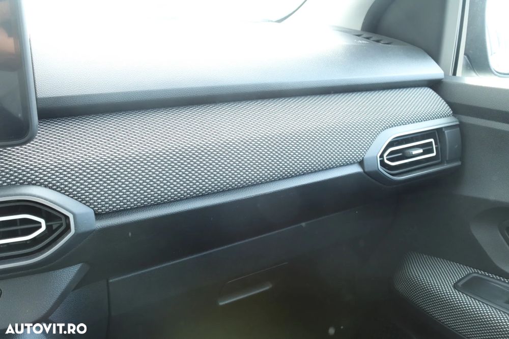 Dacia Logan TCe 90 MT6 Journey - 24