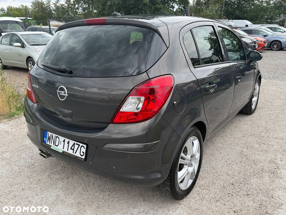 Opel Corsa 1.2 16V Cosmo - 5