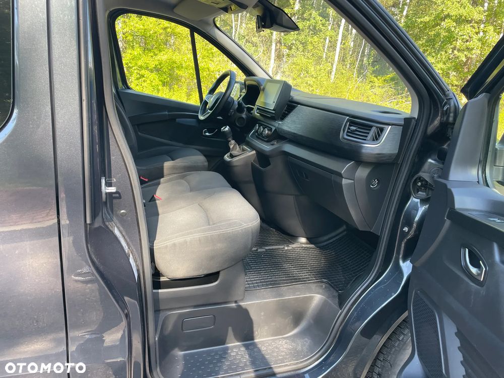 Renault Trafic 2.0 dCi - 13