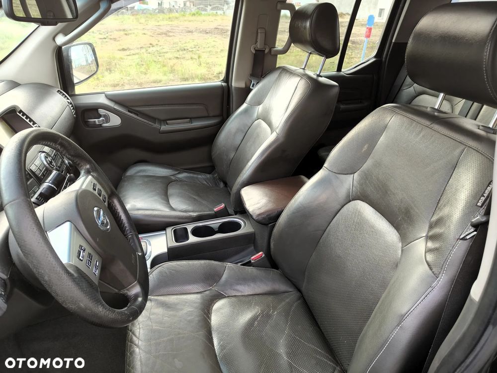 Nissan Navara 3.0 D V6 - 21