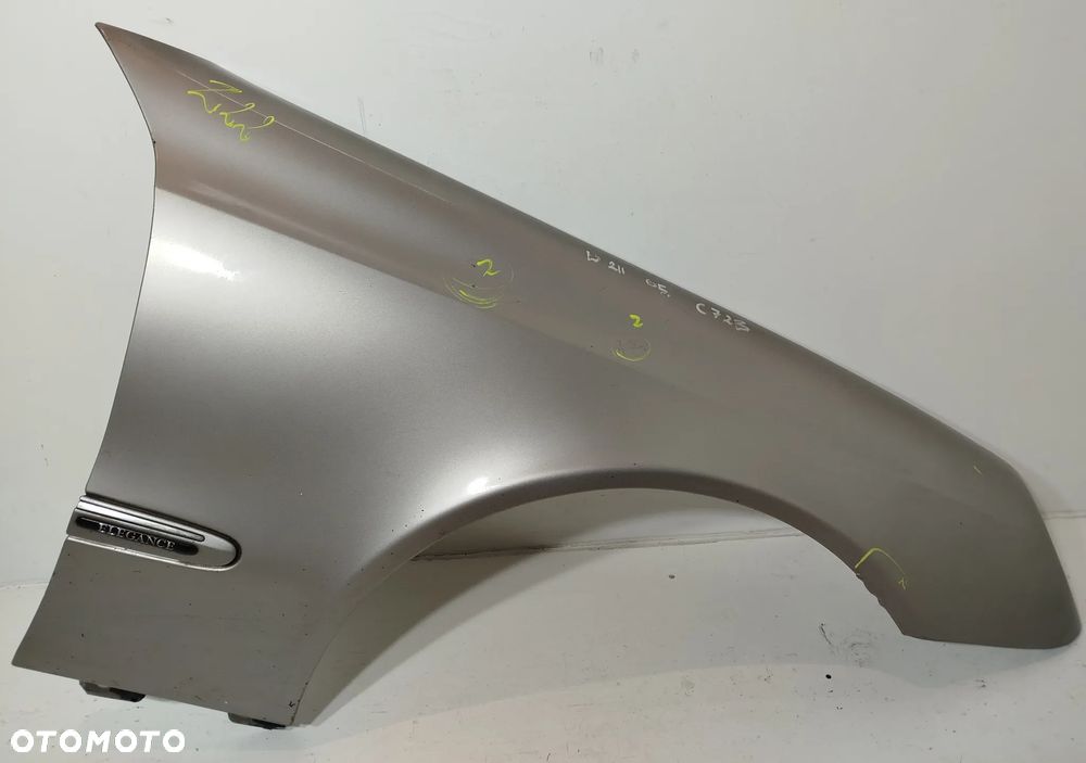 Błotnik prawy przedni przód MERCEDES E-KLASA W211 C723 - 2