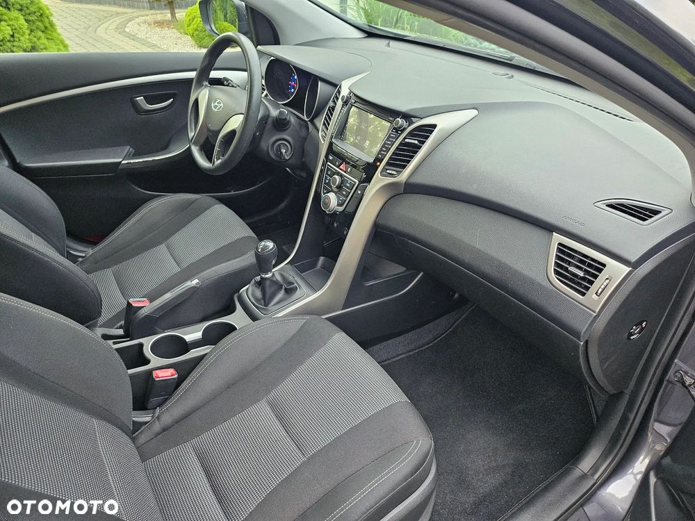 Hyundai i30 1.4 YES - 14