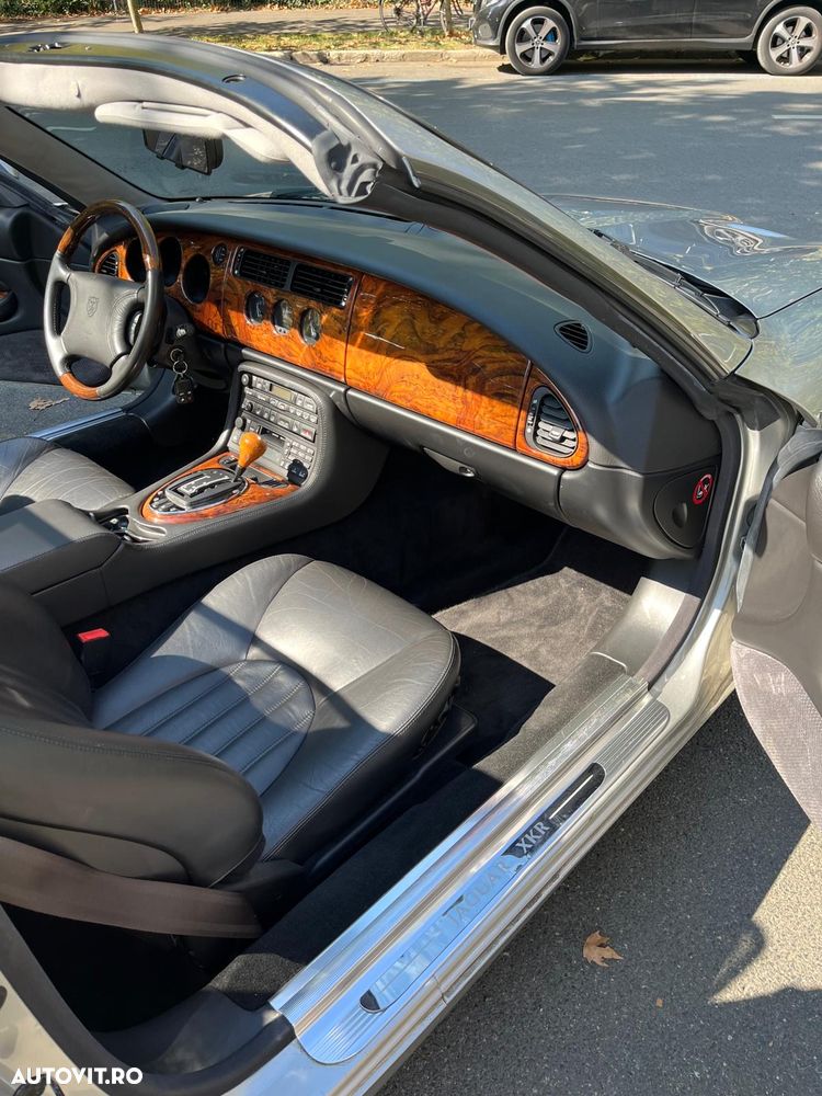 Jaguar XKR - 11
