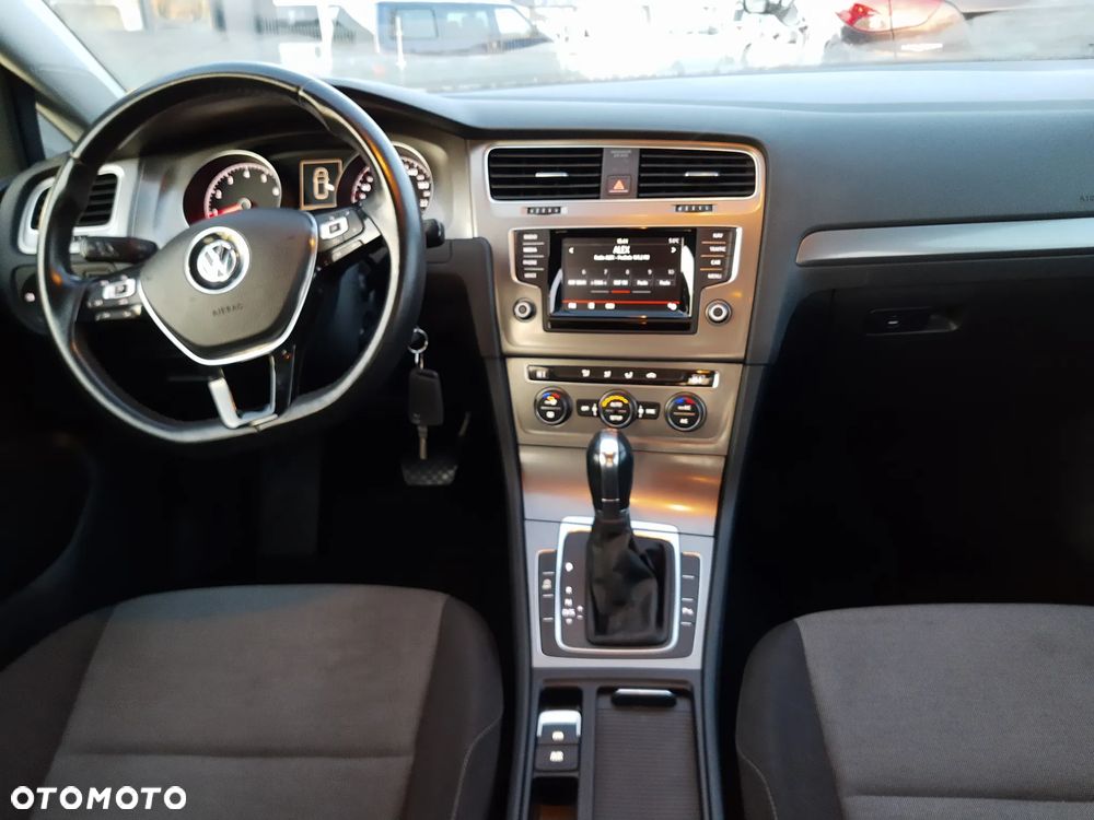 Volkswagen Golf 1.2 TSI BlueMotion Technology DSG Trendline - 9