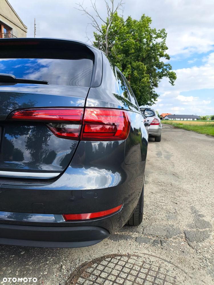 Audi A4 Avant 2.0 TDI S tronic - 23
