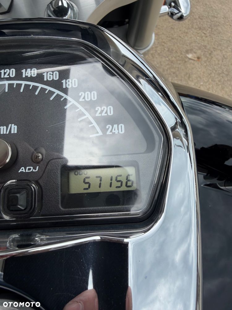 Suzuki Intruder - 5