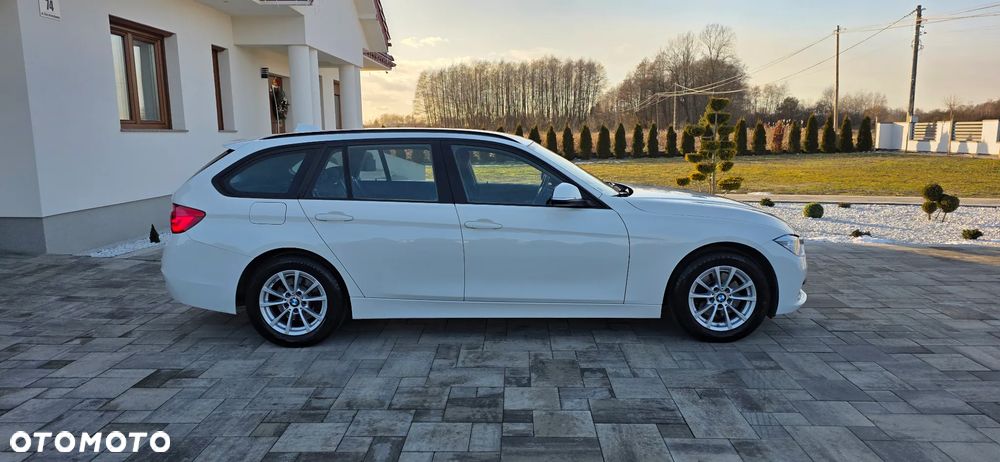 BMW Seria 3 320d xDrive Sport Line - 4