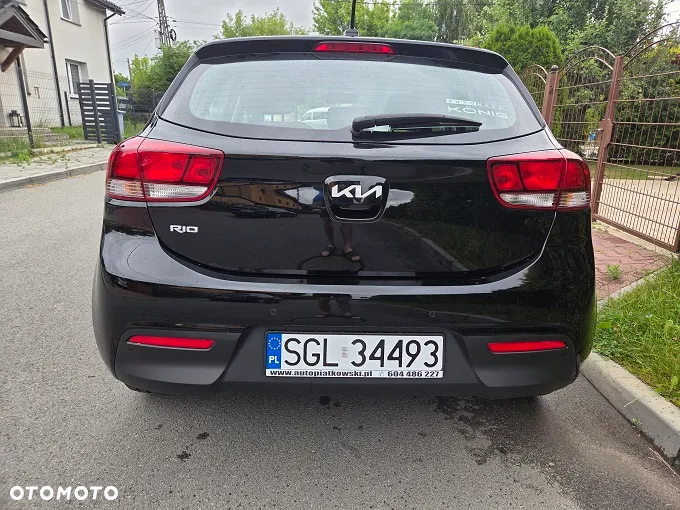 Kia Rio - 11